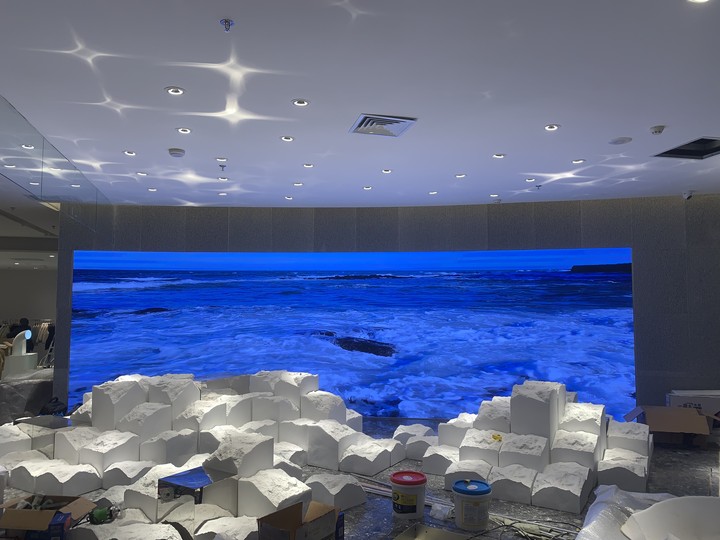 萬(wàn)達(dá)廣場(chǎng)，弧形屏，P2.5,16.4平方